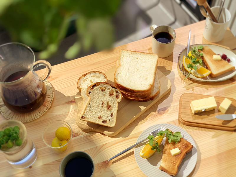 食パンのある食卓